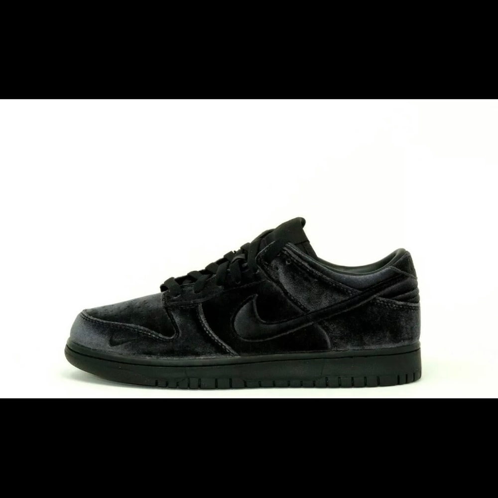 Nike Dunk Low Dover Street Market DSM Triple Black Velvet - Size 9 Men's